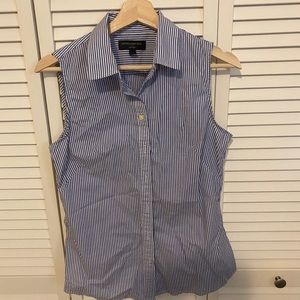 Banana republic White & blue sleeveless buttondown